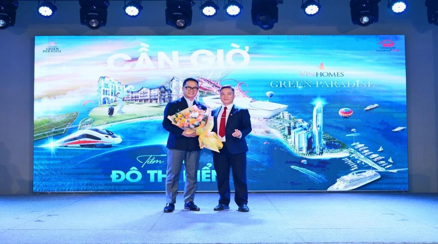 Đại diện Hodeco Hub và Vinhomes tại lễ ký kết phân phối dự án Cần Giờ