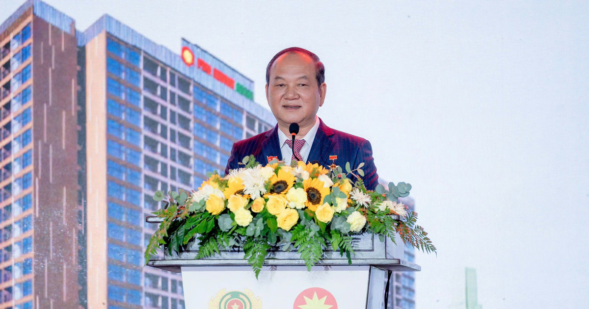 Lãnh đạo Tập đoàn Phú Cường phát biểu tại lễ khánh thành dự án nhà ở cho công an