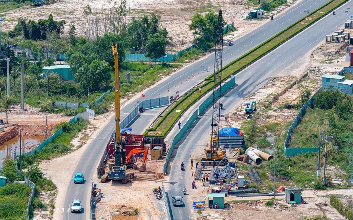 Thi công mở rộng đại lộ ĐT.975 Phú Quốc phục vụ hạ tầng APEC 2027